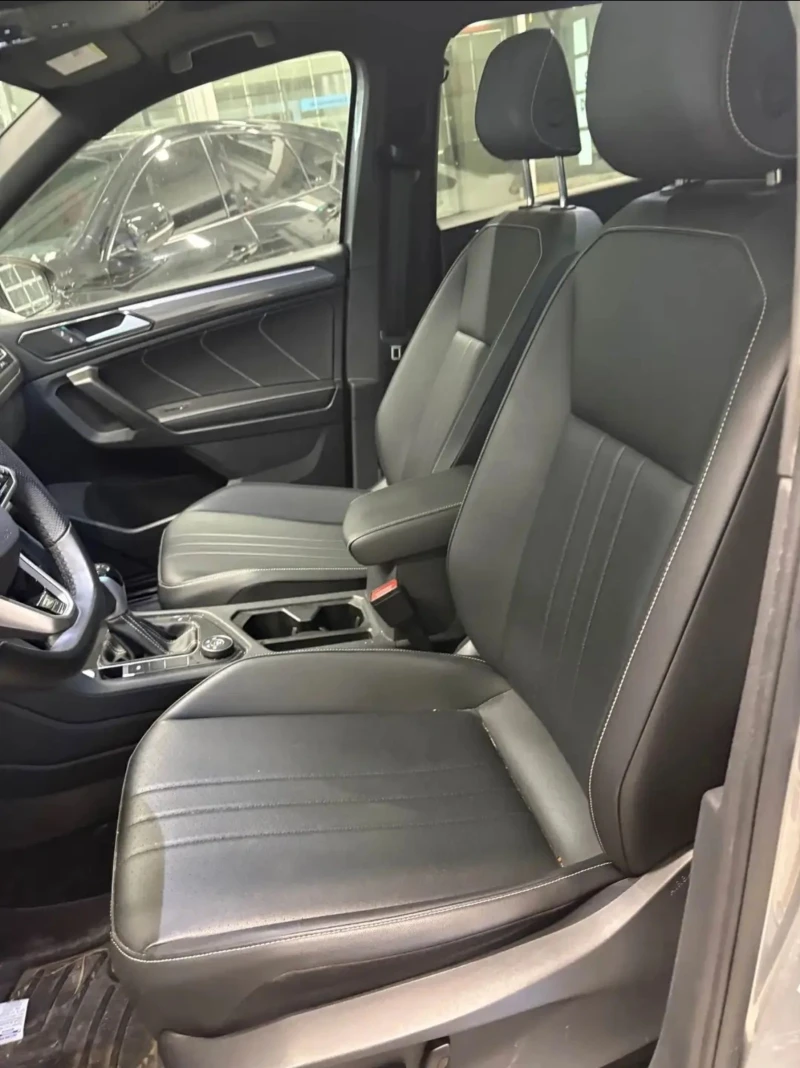 VW Tiguan R-line/4x4/Панорама/Подгрев/Камера/Без инцидент, снимка 5 - Автомобили и джипове - 53599669