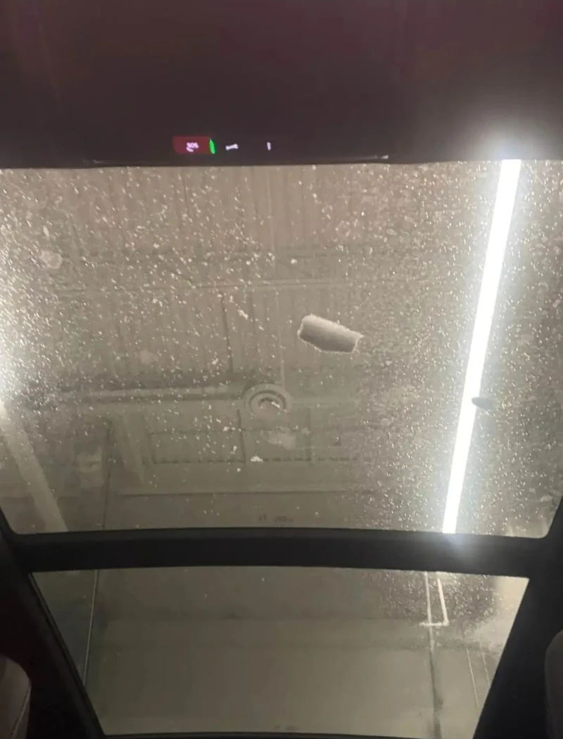 VW Tiguan R-line/4x4/Панорама/Подгрев/Камера/Без инцидент, снимка 11 - Автомобили и джипове - 53599669