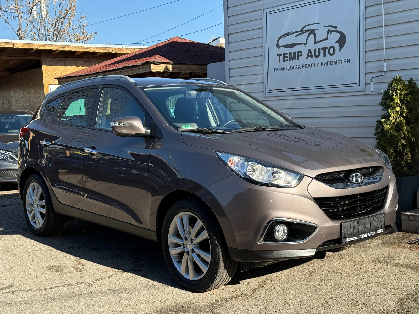 Hyundai IX35 2.0i* 4x4* СЕРВИЗНА КНИЖКА С ПЪЛНА ИСТОРИЯ  - изображение 3