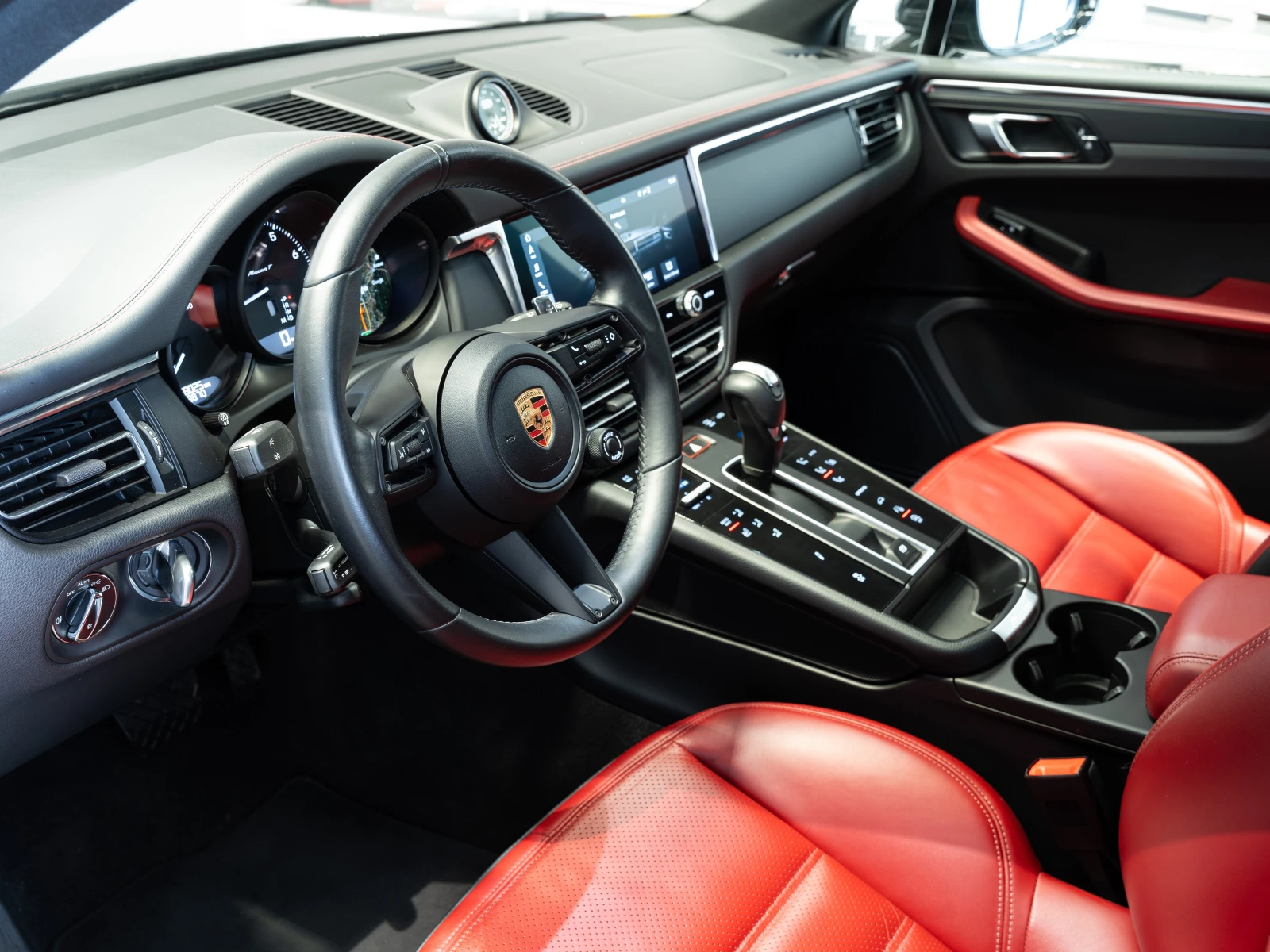 Porsche Macan Т - изображение 9