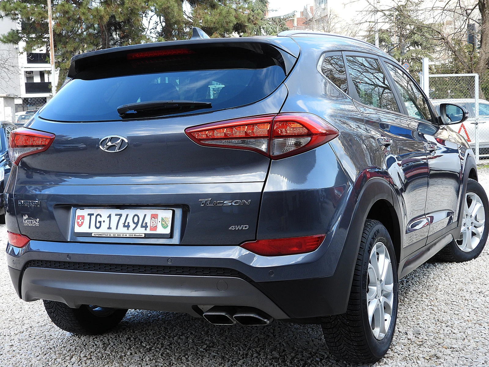Hyundai Tucson 2.0ШВЕЙЦАРИЯ/4x4/АВТОМАТИК/КАМЕРА/НАВИ - изображение 4