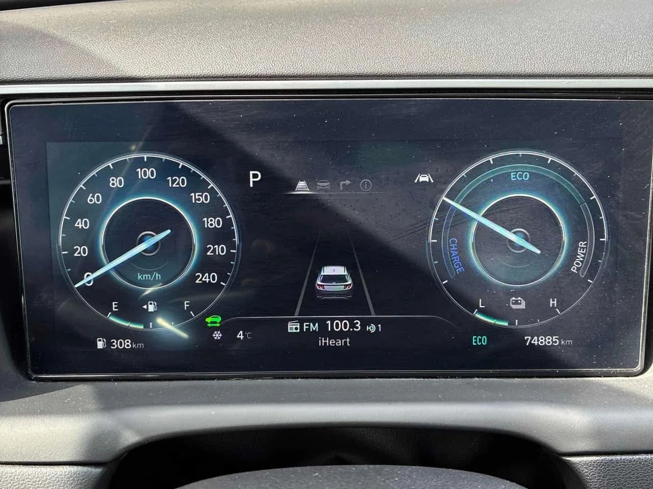 Hyundai Tucson Luxury  CARFAX, снимка 8 - Автомобили и джипове - 54148563