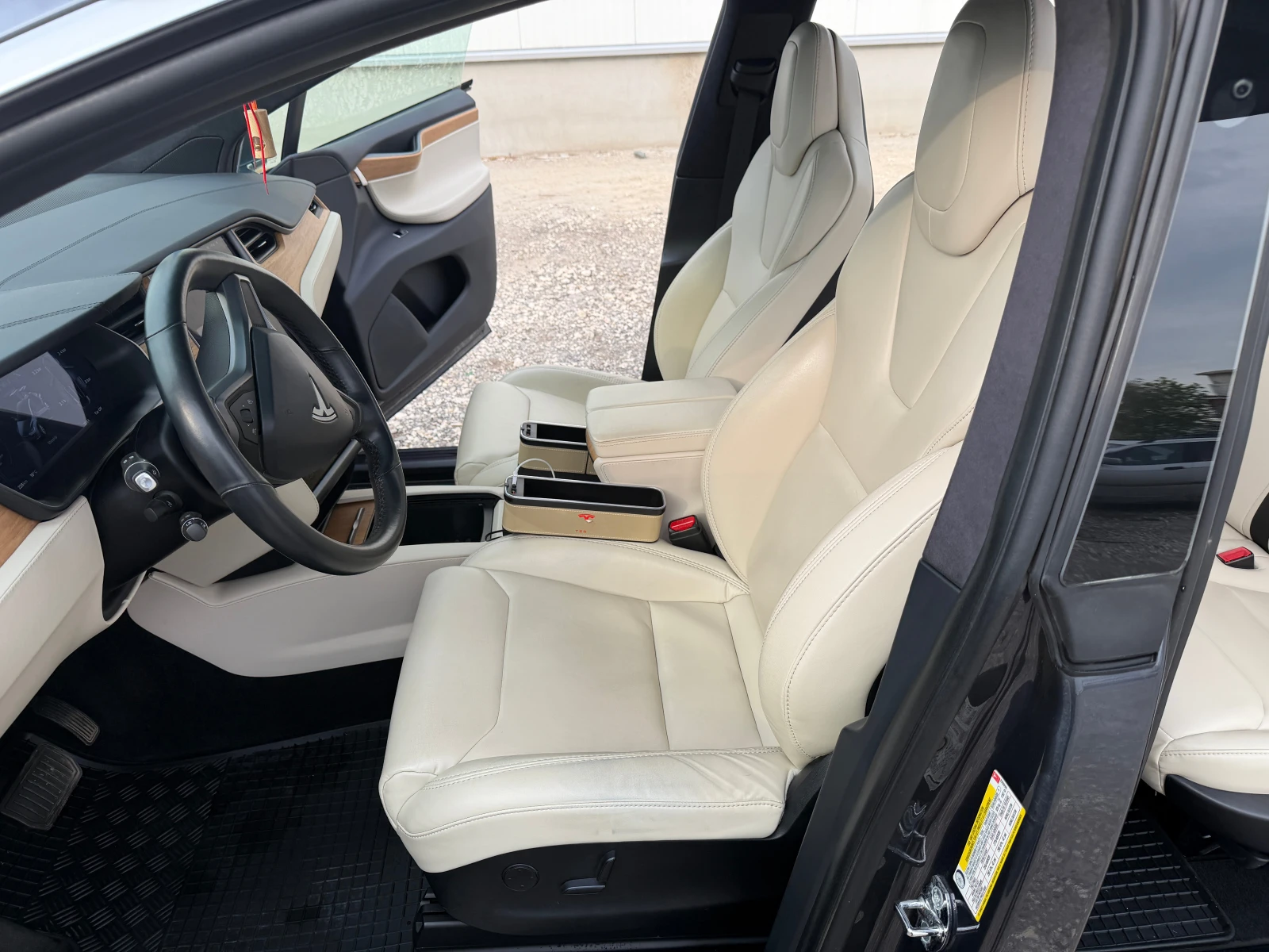 Tesla Model X, снимка 2 - Автомобили и джипове - 54303963