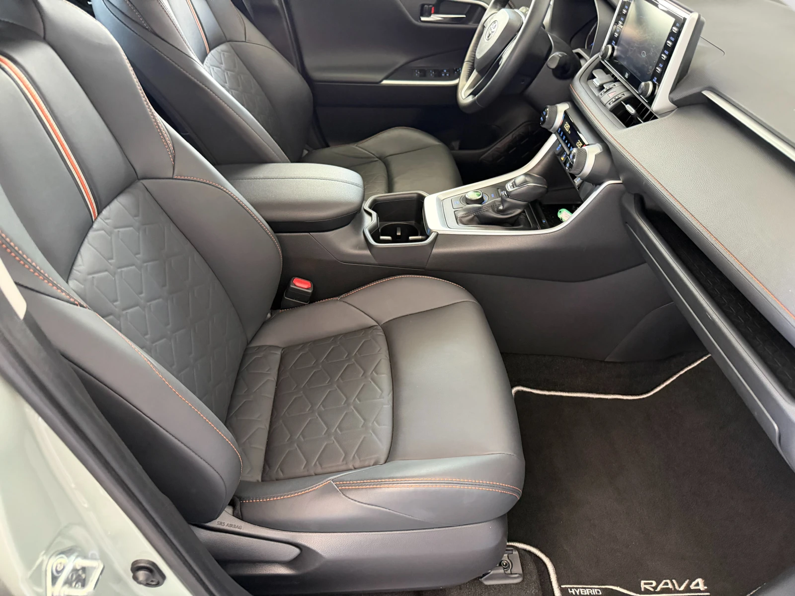 Toyota Rav4 2.5 Hybrid* 4X4* ADVENTURE* ПЪЛНА СЕРВИЗНА ИСТРИЯ, снимка 14 - Автомобили и джипове - 54763255