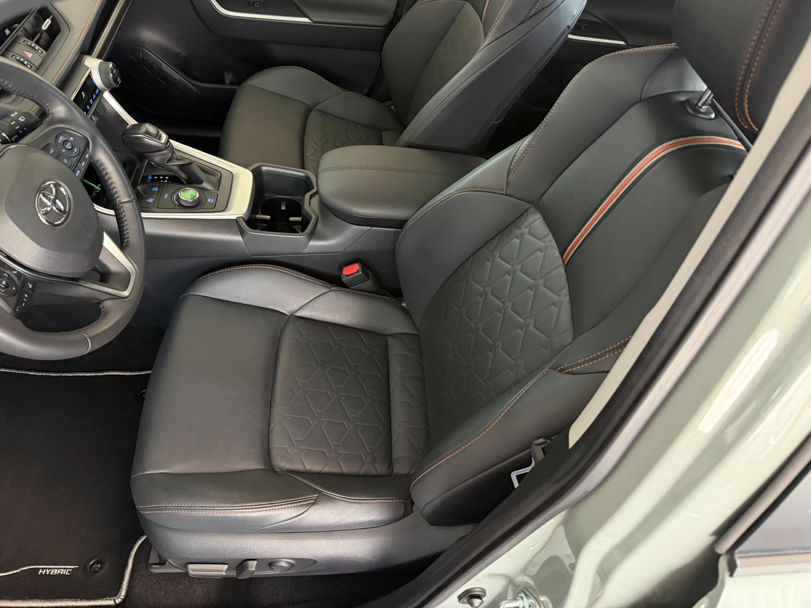 Toyota Rav4 2.5 Hybrid* 4X4* ADVENTURE* ПЪЛНА СЕРВИЗНА ИСТРИЯ, снимка 10 - Автомобили и джипове - 54763255