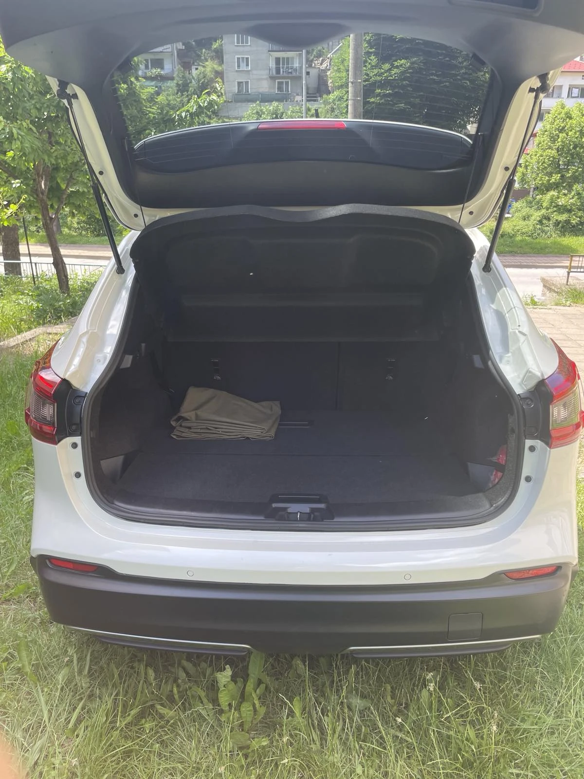 Nissan Qashqai, снимка 6 - Автомобили и джипове - 54873048