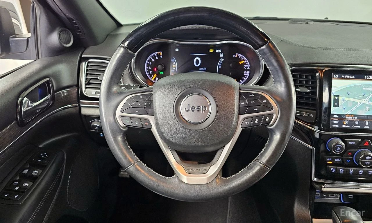 Jeep Grand cherokee 3.6* V6* 8ZF* OVERLAND* ДИСТРОНИК* ОБДУХВАНЕ* КАМЕ, снимка 7 - Автомобили и джипове - 54863363