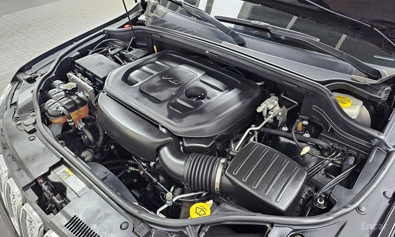 Jeep Grand cherokee 3.6* V6* 8ZF* OVERLAND* ДИСТРОНИК* ОБДУХВАНЕ* КАМЕ, снимка 17 - Автомобили и джипове - 54863363