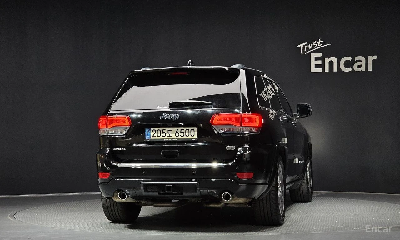 Jeep Grand cherokee 3.6* V6* 8ZF* OVERLAND* ДИСТРОНИК* ОБДУХВАНЕ* КАМЕ, снимка 4 - Автомобили и джипове - 54863363