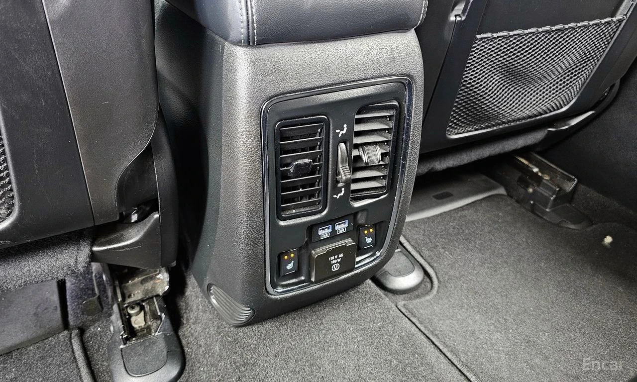 Jeep Grand cherokee 3.6* V6* 8ZF* OVERLAND* ДИСТРОНИК* ОБДУХВАНЕ* КАМЕ, снимка 16 - Автомобили и джипове - 54863363