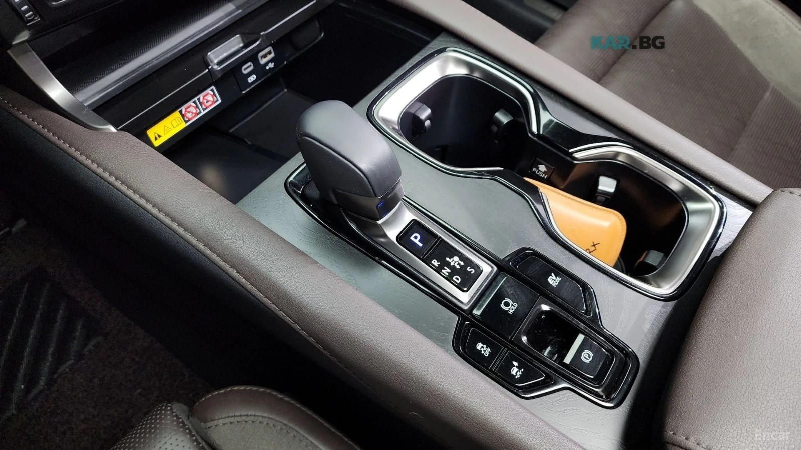 Lexus RX 350h Luxury* ДИСТРОНИК* ПОДГРЕВ* ОБДУХВАНЕ* 360* HUD* , снимка 12 - Автомобили и джипове - 55415025