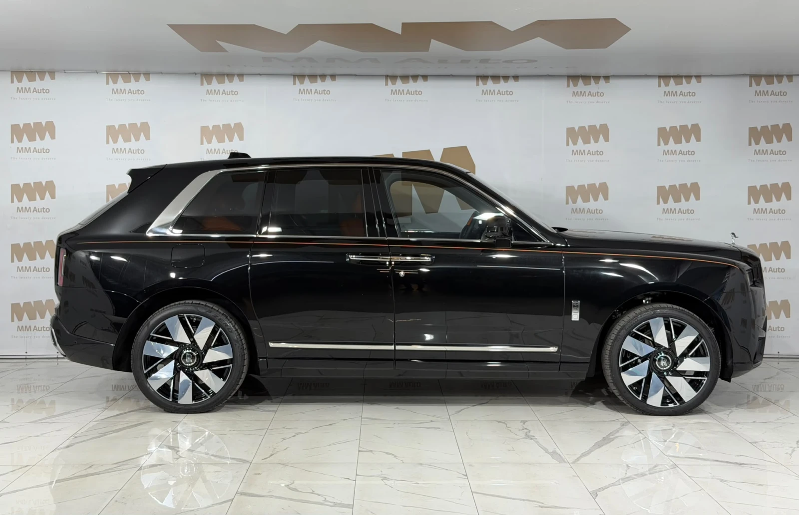 Rolls-Royce Cullinan Series II* Mandarin* ShootingStar, снимка 2 - Автомобили и джипове - 55550745