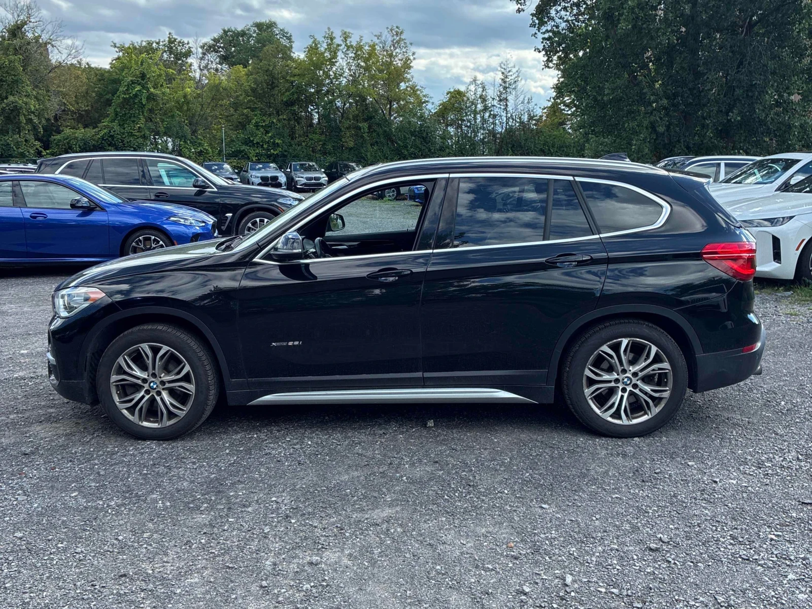 BMW X1 * xDrive28i * АВТОКРЕДИТ * ПРЕДСТАВИТЕЛСТВО, снимка 3 - Автомобили и джипове - 55948122
