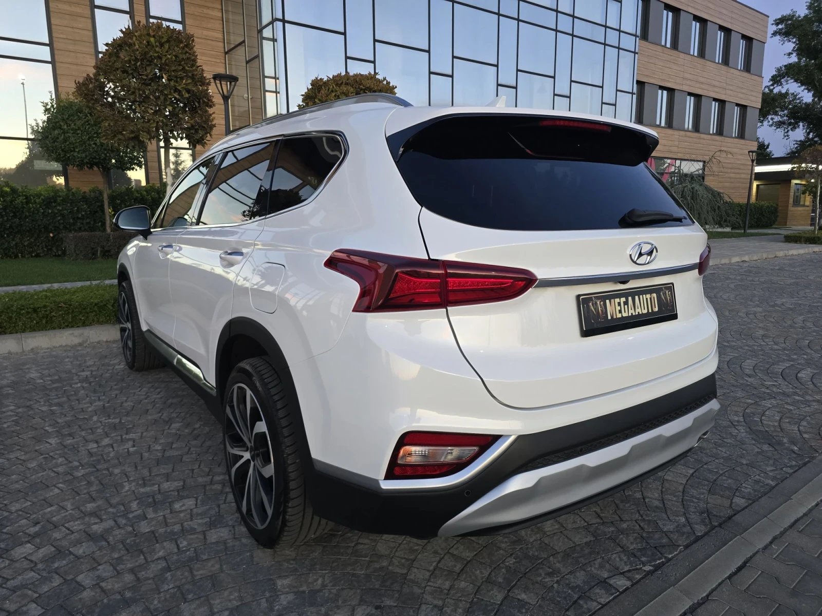Hyundai Santa fe 2.2CRDi 4WD.Head up.Distronic.360cam.FULL, снимка 6 - Автомобили и джипове - 55965357