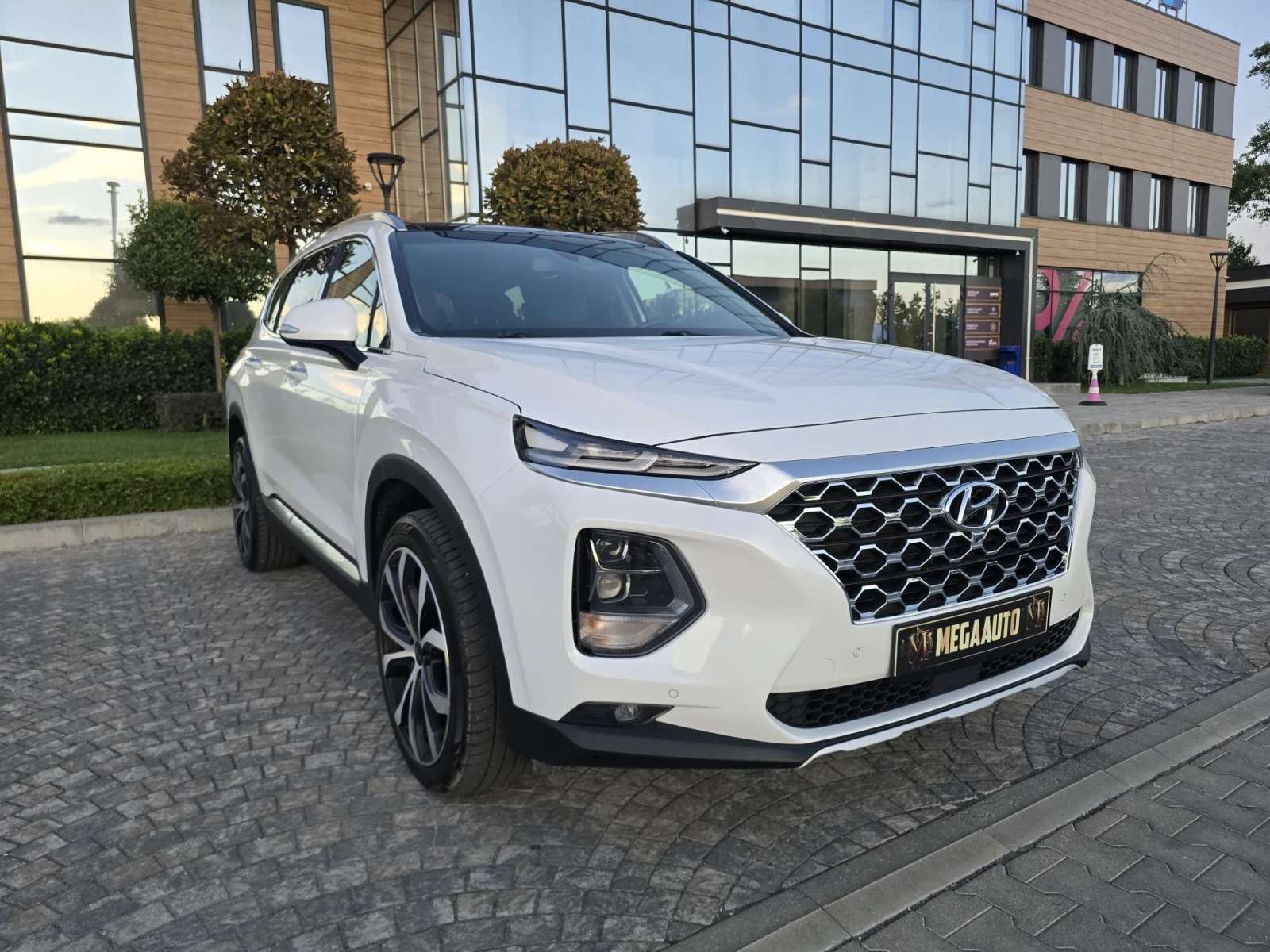 Hyundai Santa fe 2.2CRDi 4WD.Head up.Distronic.360cam.FULL, снимка 3 - Автомобили и джипове - 55965357