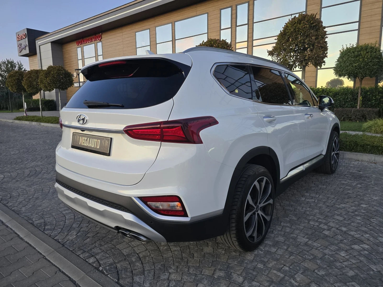 Hyundai Santa fe 2.2CRDi 4WD.Head up.Distronic.360cam.FULL, снимка 5 - Автомобили и джипове - 55965357