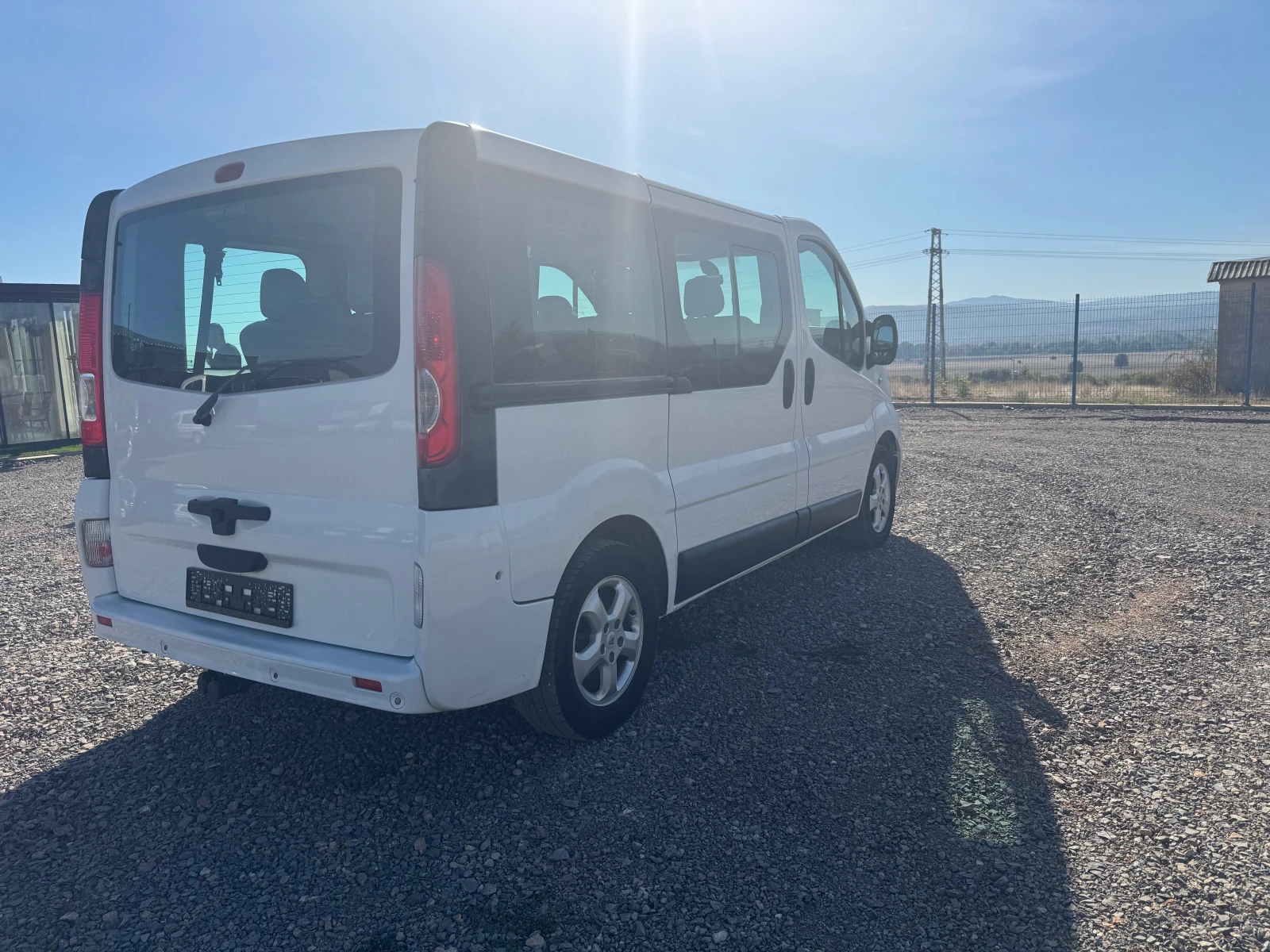 Renault Trafic 2.0 7+ 1 клима , снимка 3 - Бусове и автобуси - 56440560