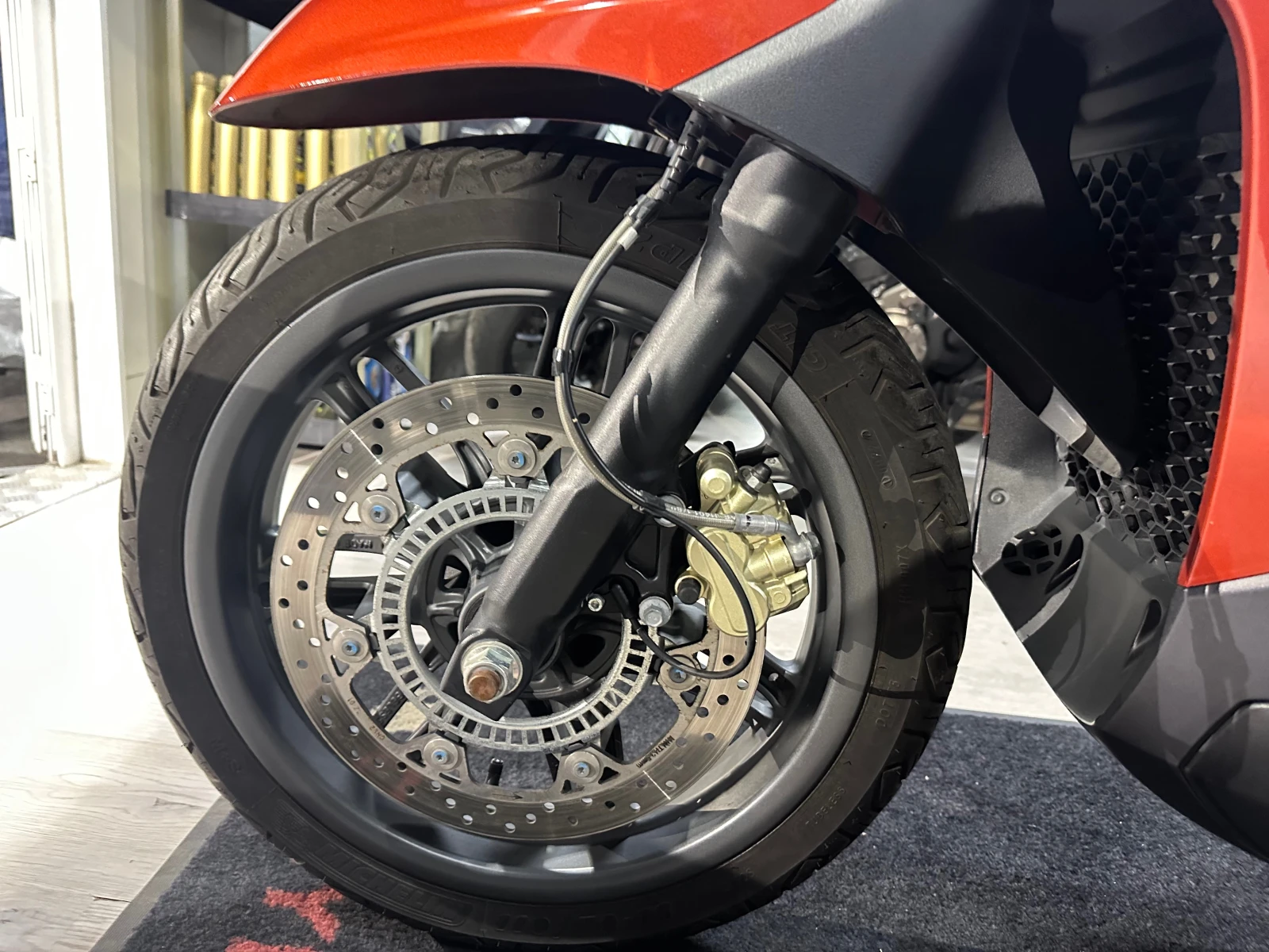 Piaggio Beverly 300hpe 06.2022г. - изображение 10