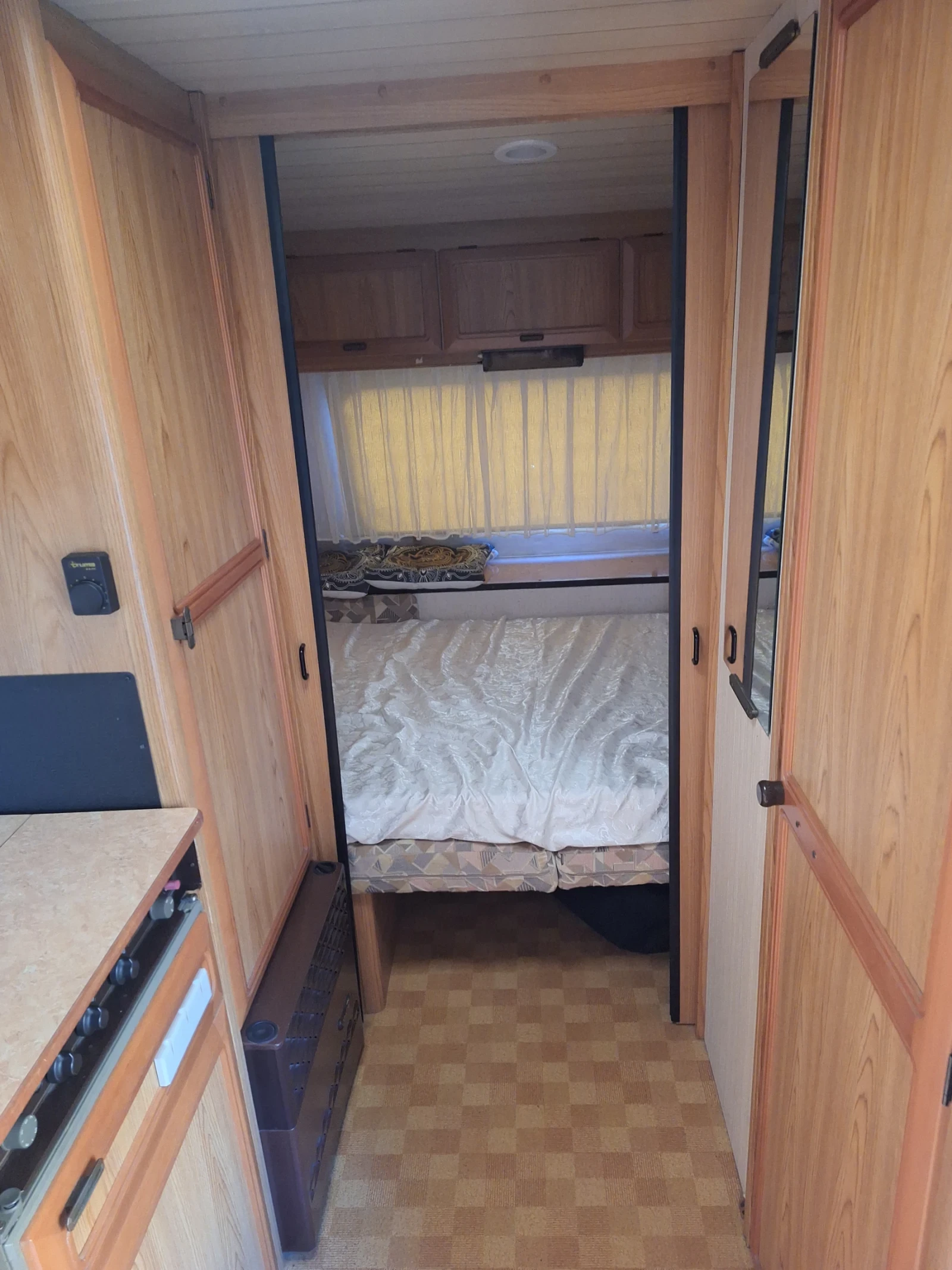 Каравана Burstner CiTY, снимка 6 - Каравани и кемпери - 54038427