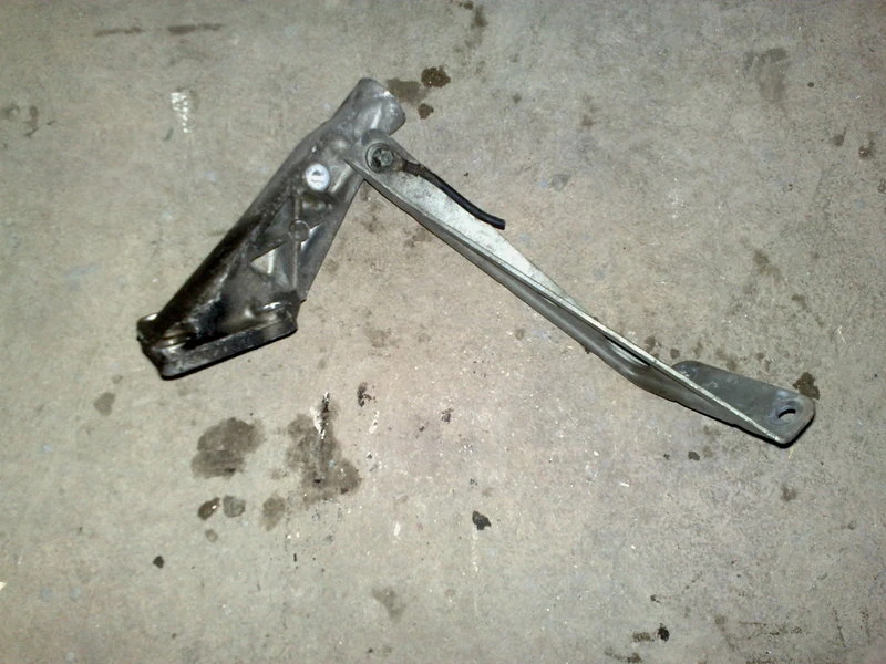 Лапа за Mercedes A140 99г. 