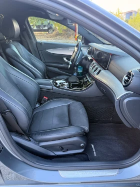 Mercedes-Benz E 220 AMG Line, снимка 7