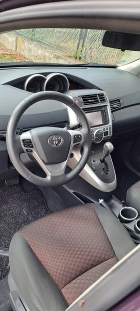 Toyota Verso 2.2 150к.с Камера Навигация Печка, снимка 11