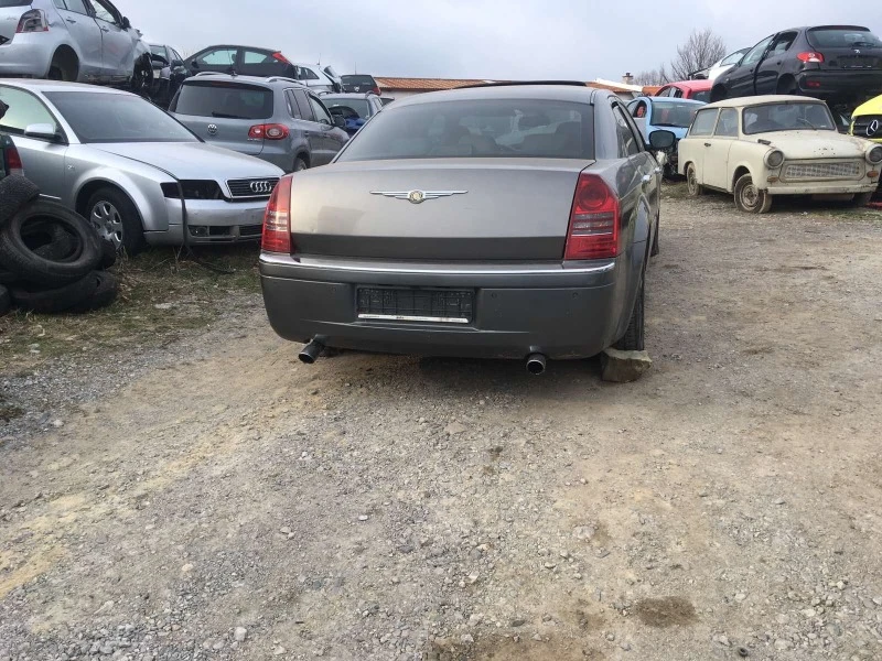 Chrysler 300c, снимка 2 - Автомобили и джипове - 44629184