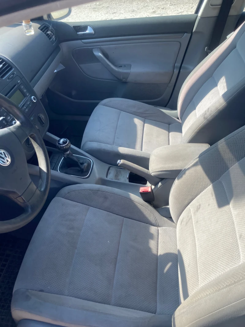 VW Golf 1.6 fsi, снимка 7 - Автомобили и джипове - 47662518