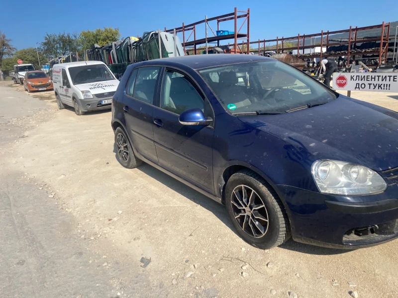 VW Golf 1.6 fsi, снимка 2 - Автомобили и джипове - 47662518