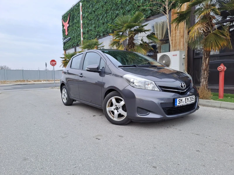 Toyota Yaris 1.4 дизел 2012, снимка 4 - Автомобили и джипове - 48162095