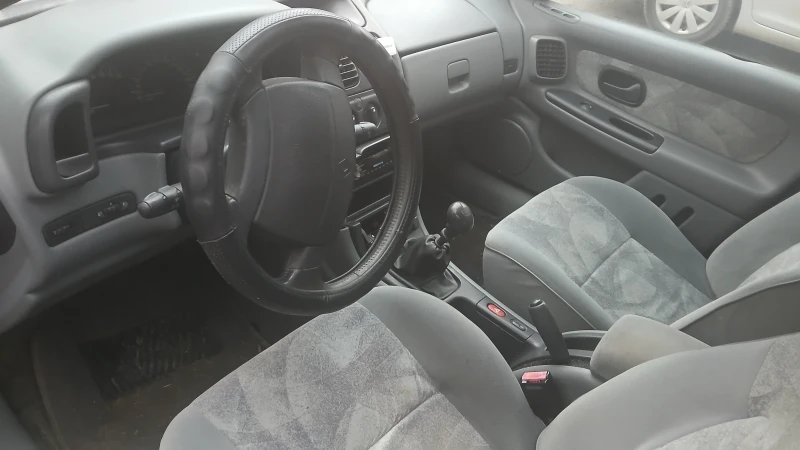 Renault Laguna, снимка 6 - Автомобили и джипове - 48812154