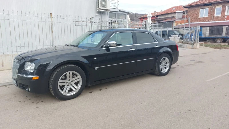 Chrysler 300c, снимка 1 - Автомобили и джипове - 48836566