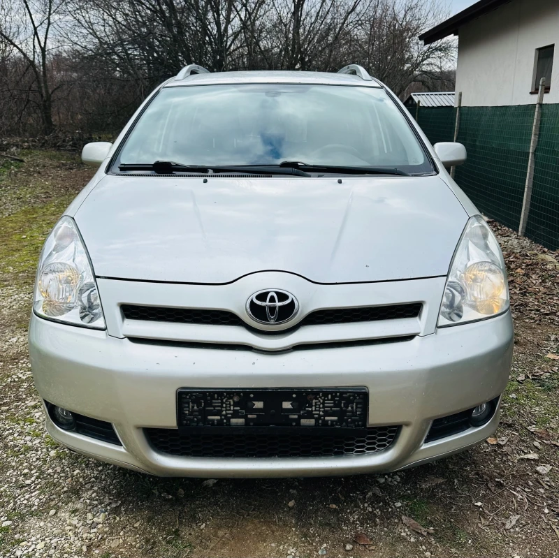 Toyota Corolla verso 1.8 VVT-I 7 места, снимка 1 - Автомобили и джипове - 49036503