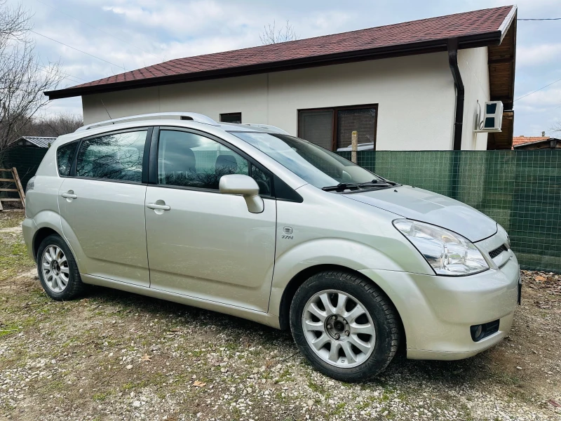 Toyota Corolla verso 1.8 VVT-I 7 места, снимка 3 - Автомобили и джипове - 49036503