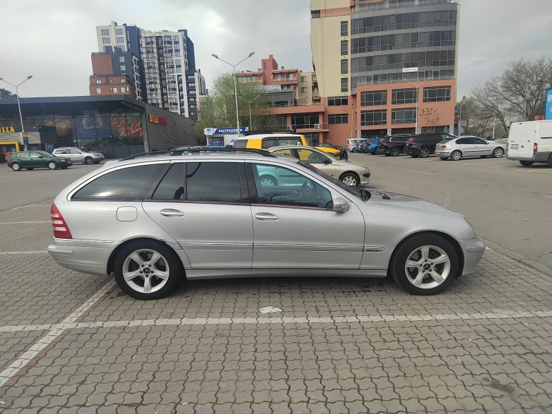 Mercedes-Benz C 240, снимка 11 - Автомобили и джипове - 49461421