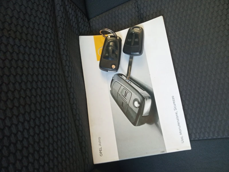 Opel Astra, снимка 11 - Автомобили и джипове - 52229228