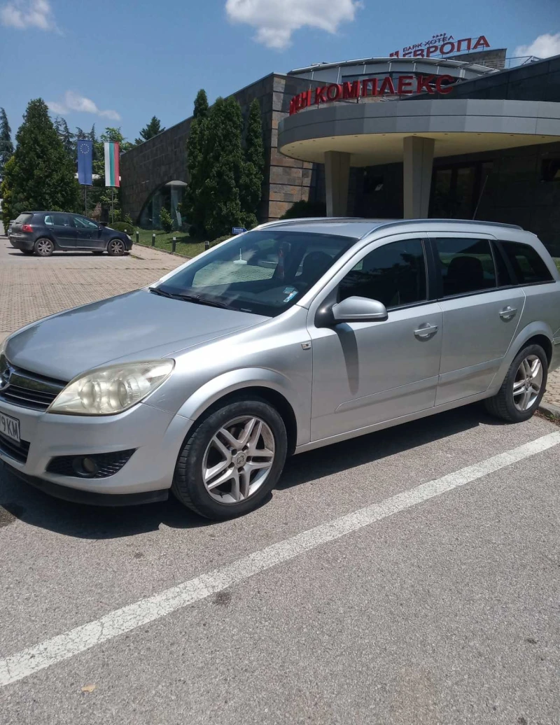 Opel Astra, снимка 2 - Автомобили и джипове - 52229228