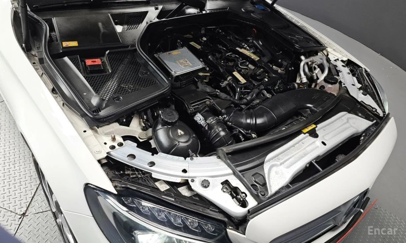 Mercedes-Benz C 220, снимка 6 - Автомобили и джипове - 53052406