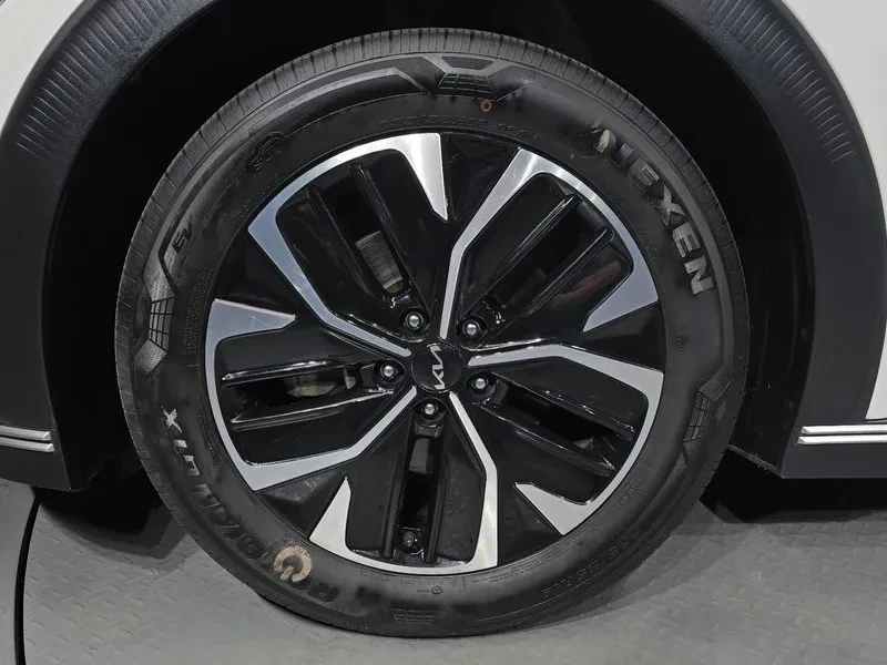 Kia EV6 Long Range Air - САМО 30% АВАНС, снимка 5 - Автомобили и джипове - 56288231