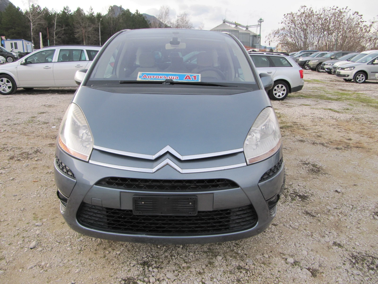 Citroen C4 Picasso 1.8i-125k-GPL - изображение 2