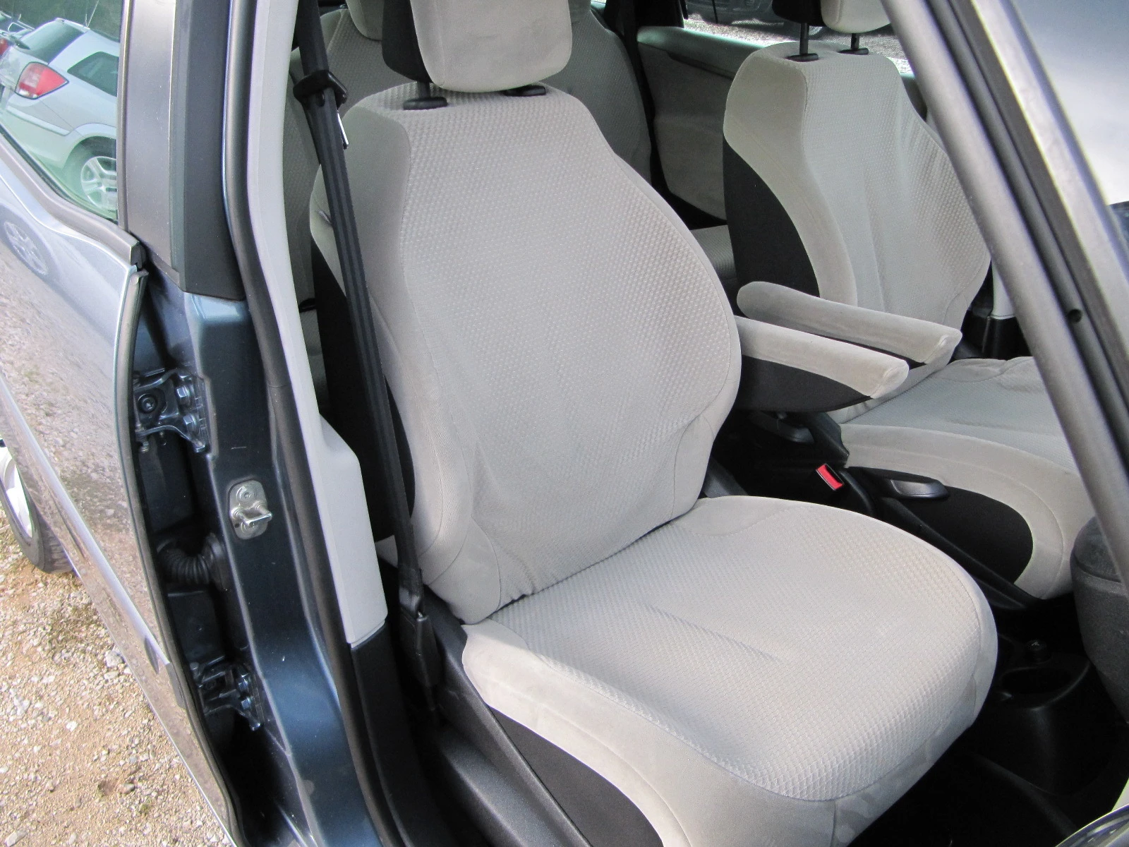 Citroen C4 Picasso 1.8i-125k-GPL | Mobile.bg   14