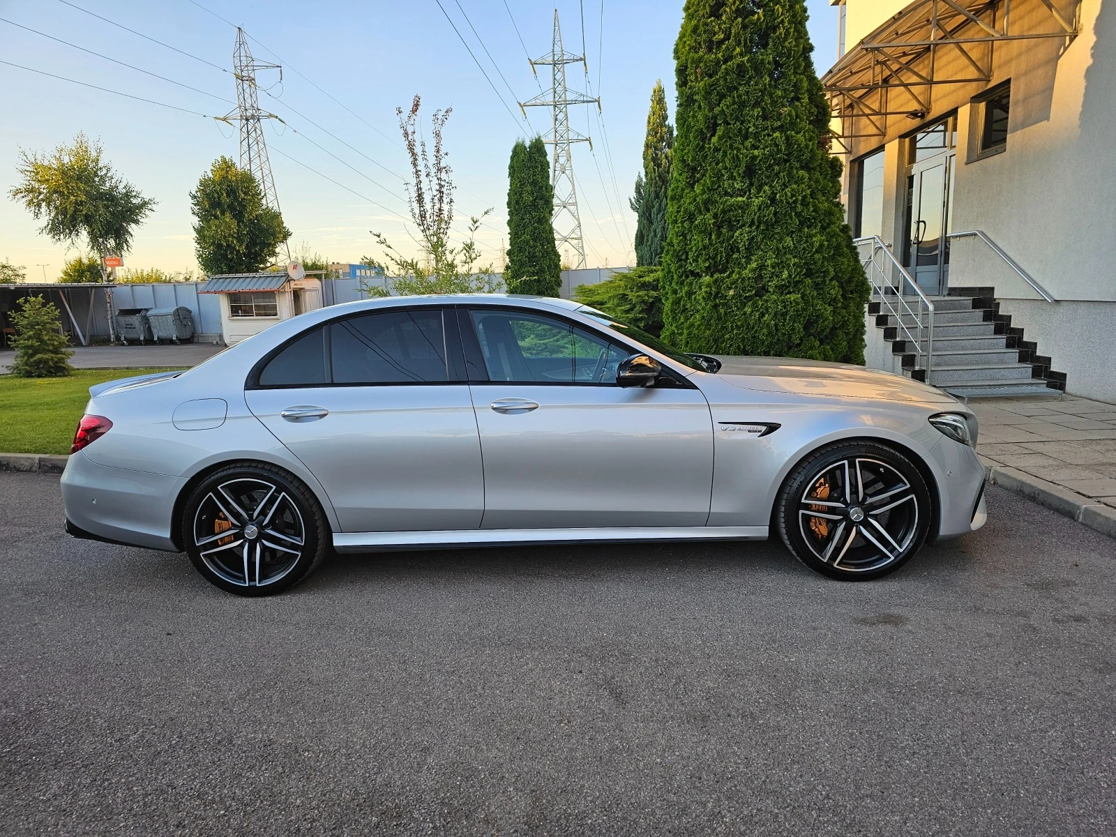 Mercedes-Benz E 63 AMG E63s - изображение 2