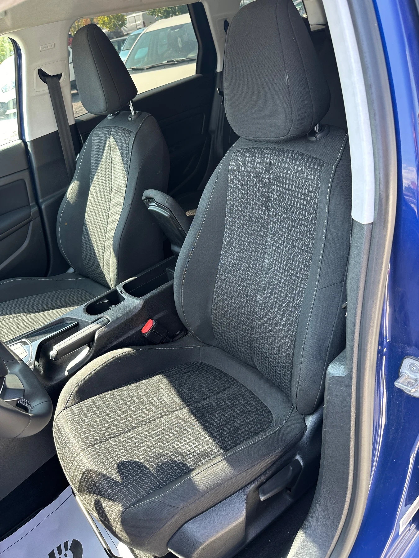 Peugeot 308 1.6HDI Euro 6B, снимка 13 - Автомобили и джипове - 49529535