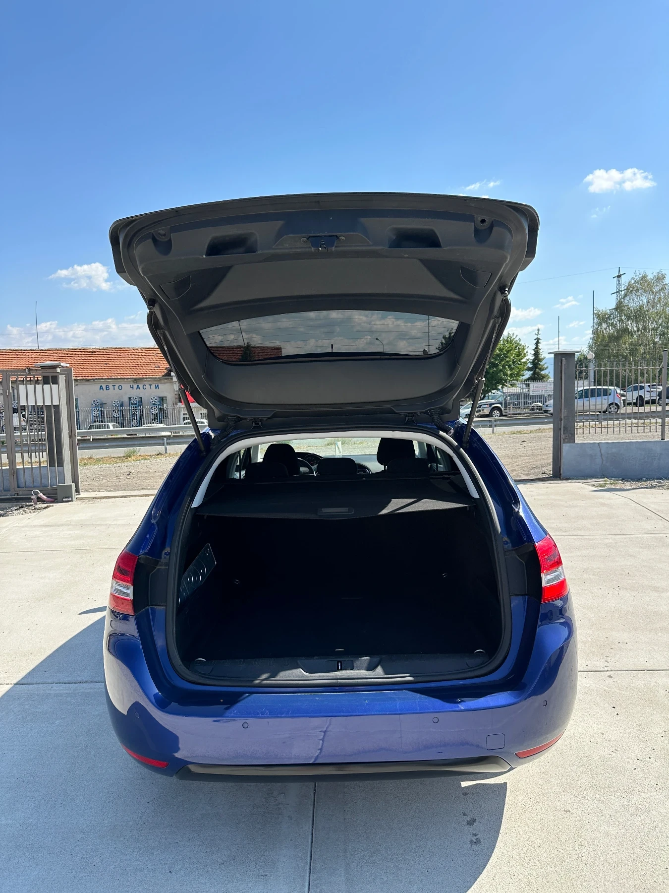 Peugeot 308 1.6HDI Euro 6B, снимка 6 - Автомобили и джипове - 49529535