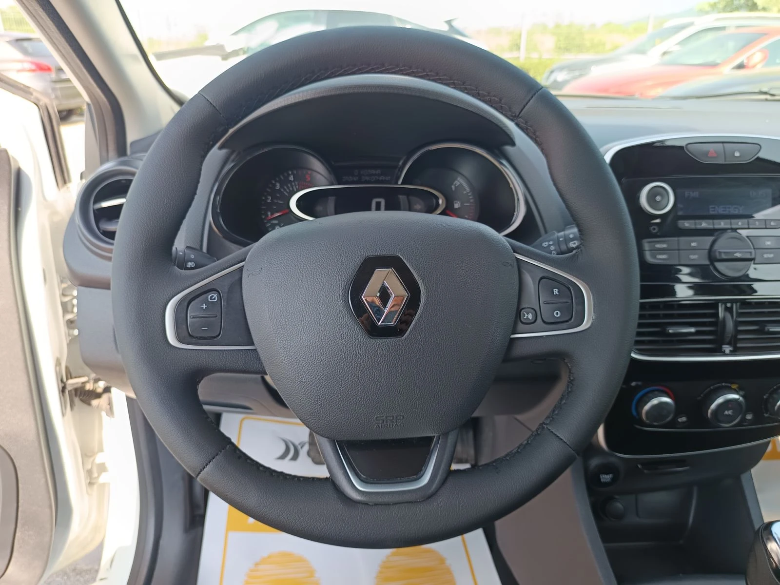 Renault Clio 1.5 dCi , 75 к.с. /Life/N1 (3+ 1) места - изображение 10