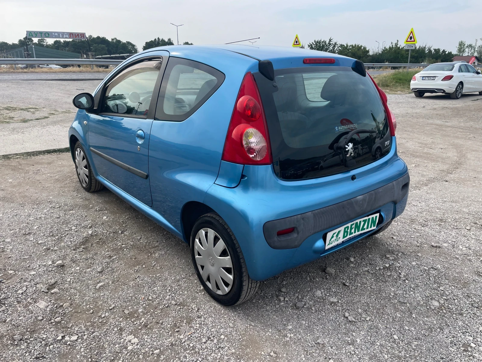 Peugeot 107 1.0i-68-ITALIA - изображение 9