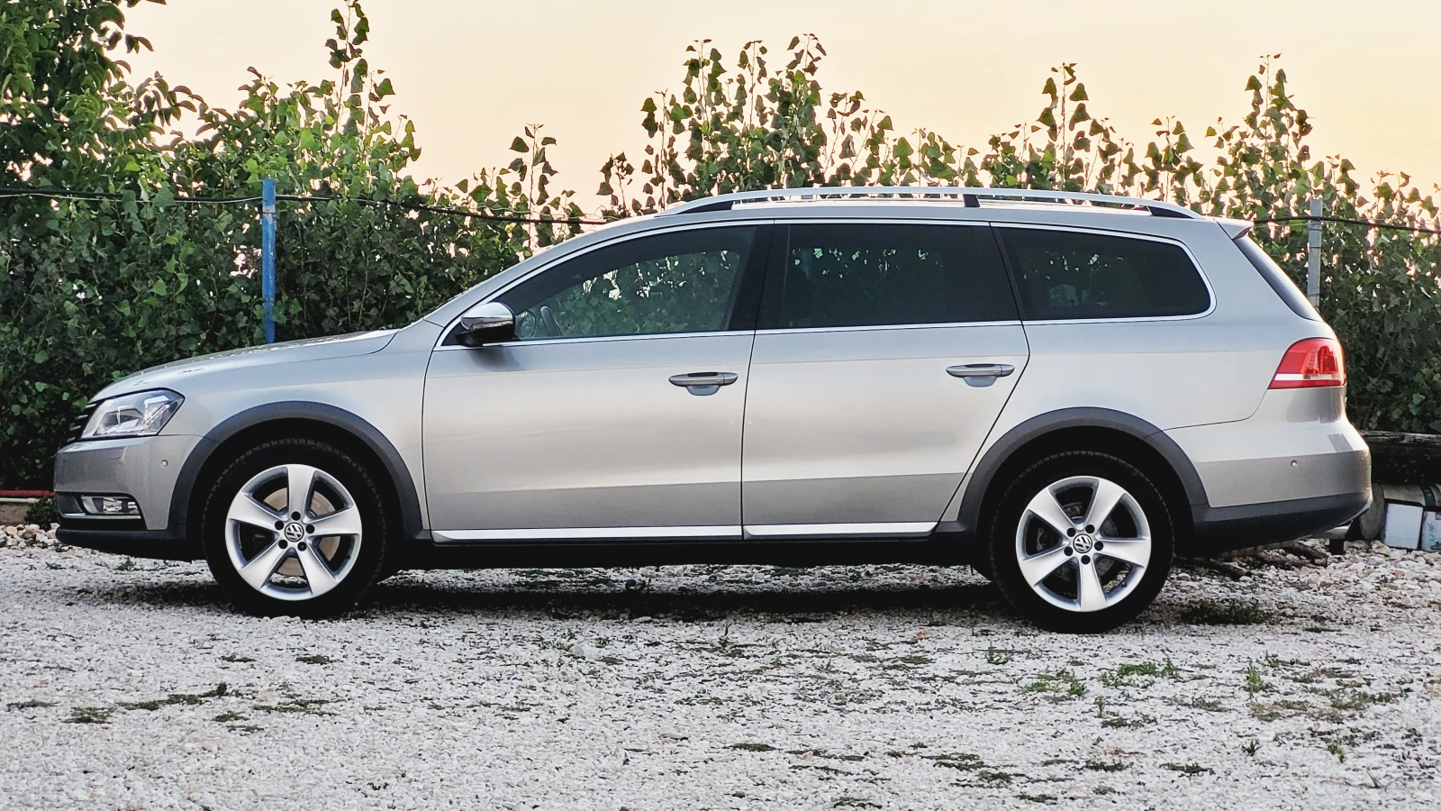 VW Alltrack Топ оборудван-Dynaudio-Distr-Panorama-пълна истори - изображение 2