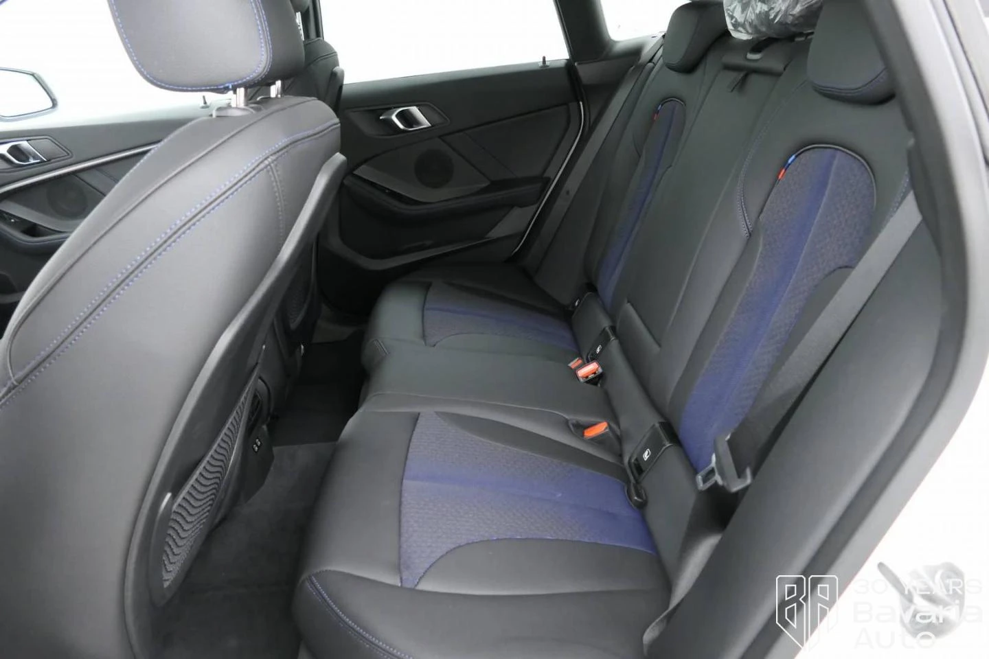 BMW 218 i Gran Coupe M Sport Paket Steptronic - изображение 8