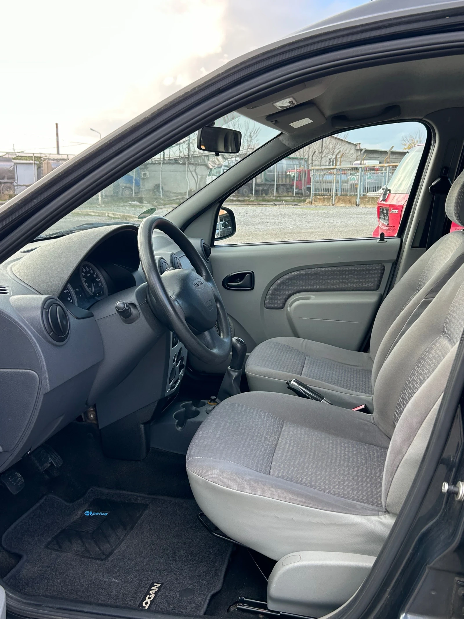 Dacia Logan 1.6 MPI      7  | Mobile.bg   10