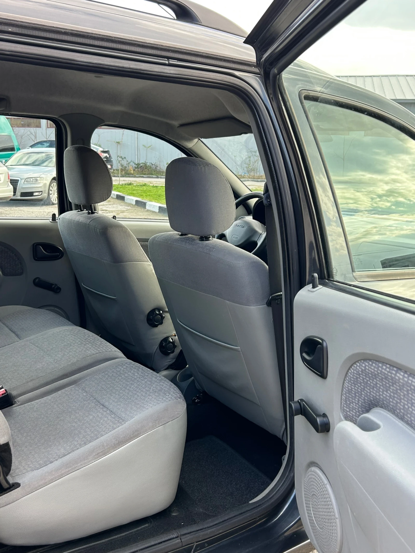 Dacia Logan 1.6 MPI      7  | Mobile.bg   16